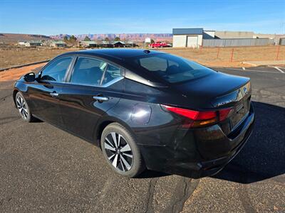 2022 Nissan Altima 2.5 SV   - Photo 3 - Page, AZ 86040