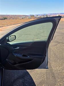 2023 Chevrolet Malibu LT   - Photo 17 - Page, AZ 86040