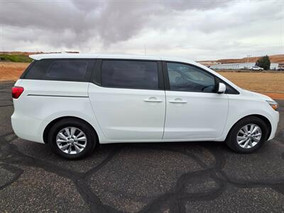 2018 Kia Sedona L   - Photo 6 - Page, AZ 86040