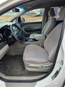 2018 Kia Sedona L   - Photo 10 - Page, AZ 86040
