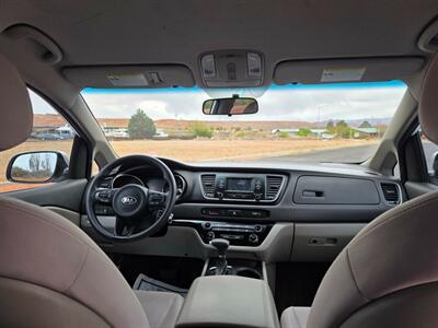 2018 Kia Sedona L   - Photo 18 - Page, AZ 86040