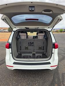 2018 Kia Sedona L   - Photo 13 - Page, AZ 86040