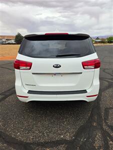 2018 Kia Sedona L   - Photo 4 - Page, AZ 86040