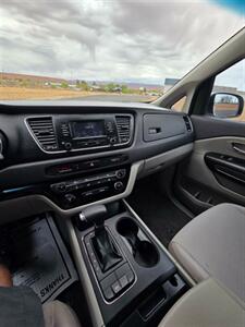 2018 Kia Sedona L   - Photo 19 - Page, AZ 86040
