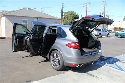 2011 Porsche Cayenne Turbo   - Photo 27 - Van Nuys, CA 91406