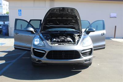 2011 Porsche Cayenne Turbo   - Photo 24 - Van Nuys, CA 91406