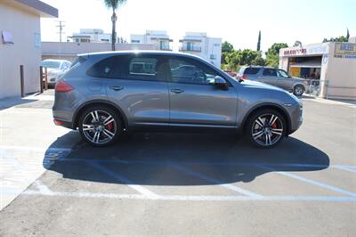 2011 Porsche Cayenne Turbo   - Photo 8 - Van Nuys, CA 91406