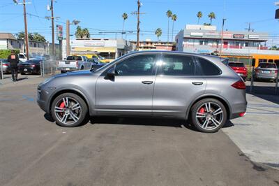 2011 Porsche Cayenne Turbo   - Photo 4 - Van Nuys, CA 91406