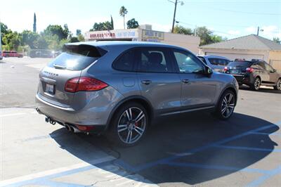 2011 Porsche Cayenne Turbo   - Photo 7 - Van Nuys, CA 91406