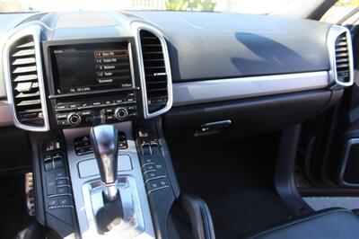 2011 Porsche Cayenne Turbo   - Photo 18 - Van Nuys, CA 91406