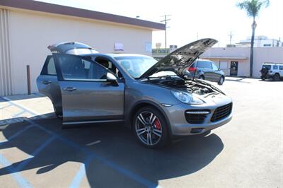 2011 Porsche Cayenne Turbo   - Photo 23 - Van Nuys, CA 91406