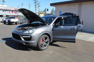 2011 Porsche Cayenne Turbo   - Photo 25 - Van Nuys, CA 91406