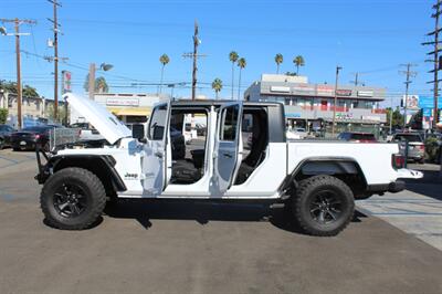 2020 Jeep Gladiator Sport   - Photo 26 - Van Nuys, CA 91406