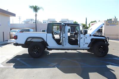 2020 Jeep Gladiator Sport   - Photo 30 - Van Nuys, CA 91406