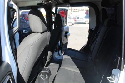 2020 Jeep Gladiator Sport   - Photo 11 - Van Nuys, CA 91406