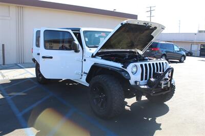 2020 Jeep Gladiator Sport   - Photo 23 - Van Nuys, CA 91406