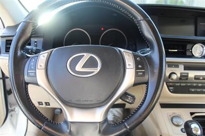 2015 Lexus ES   - Photo 20 - Van Nuys, CA 91406