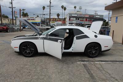 2017 Dodge Challenger R/T   - Photo 21 - Van Nuys, CA 91406