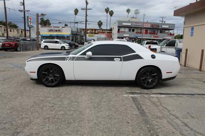 2017 Dodge Challenger R/T   - Photo 4 - Van Nuys, CA 91406