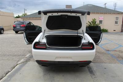 2017 Dodge Challenger R/T   - Photo 23 - Van Nuys, CA 91406