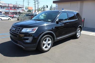 2017 Ford Explorer XLT   - Photo 3 - Van Nuys, CA 91406