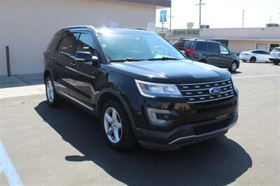 2017 Ford Explorer XLT   - Photo 1 - Van Nuys, CA 91406