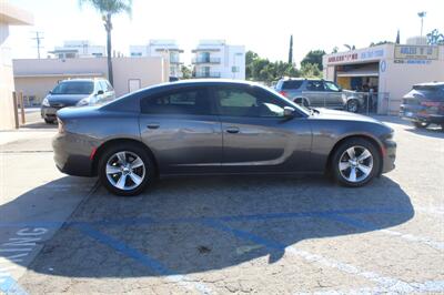 2017 Dodge Charger SXT   - Photo 8 - Van Nuys, CA 91406