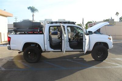 2019 Toyota Tacoma SR5   - Photo 26 - Van Nuys, CA 91406