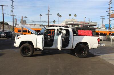 2019 Toyota Tacoma SR5   - Photo 22 - Van Nuys, CA 91406