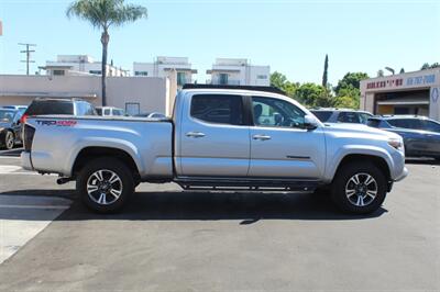 2019 Toyota Tacoma TRD Off-Road   - Photo 8 - Van Nuys, CA 91406