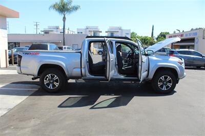 2019 Toyota Tacoma TRD Off-Road   - Photo 29 - Van Nuys, CA 91406