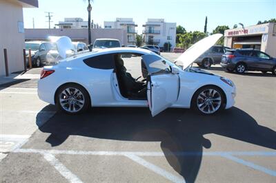 2015 Hyundai Genesis Coupe 3.8   - Photo 24 - Van Nuys, CA 91406