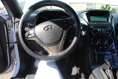 2015 Hyundai Genesis Coupe 3.8   - Photo 15 - Van Nuys, CA 91406