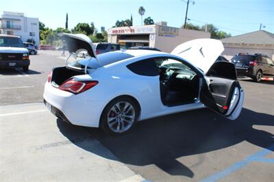 2015 Hyundai Genesis Coupe 3.8   - Photo 23 - Van Nuys, CA 91406