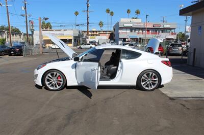 2015 Hyundai Genesis Coupe 3.8   - Photo 20 - Van Nuys, CA 91406