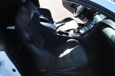 2015 Hyundai Genesis Coupe 3.8   - Photo 11 - Van Nuys, CA 91406