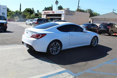 2015 Hyundai Genesis Coupe 3.8   - Photo 7 - Van Nuys, CA 91406