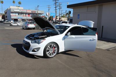 2015 Hyundai Genesis Coupe 3.8   - Photo 19 - Van Nuys, CA 91406