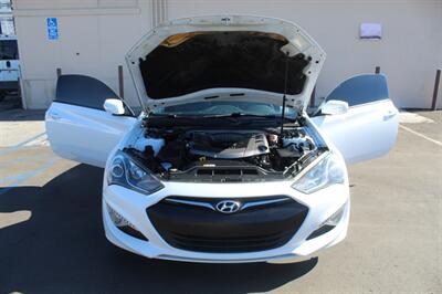 2015 Hyundai Genesis Coupe 3.8   - Photo 18 - Van Nuys, CA 91406