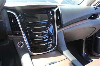 2016 Cadillac Escalade Luxury Collection   - Photo 20 - Van Nuys, CA 91406