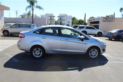 2019 Ford Fiesta SE   - Photo 8 - Van Nuys, CA 91406