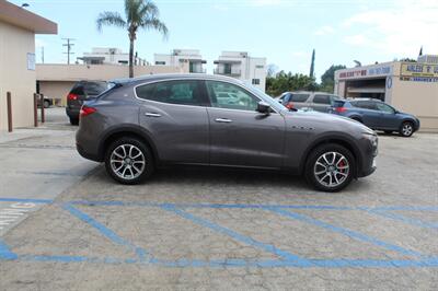 2017 Maserati Levante S   - Photo 8 - Van Nuys, CA 91406