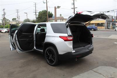 2018 Chevrolet Traverse LS   - Photo 26 - Van Nuys, CA 91406