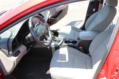 2020 Hyundai ELANTRA SEL   - Photo 9 - Van Nuys, CA 91406