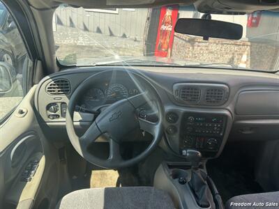 2004 Chevrolet TrailBlazer EXT LS   - Photo 6 - Spokane Valley, WA 99206