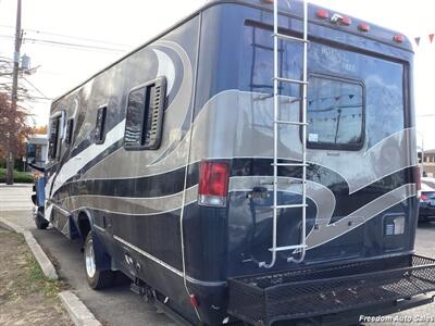 2007 BORN FREE RV 32FT WIDE BODY  RV - Photo 4 - Spokane Valley, WA 99206