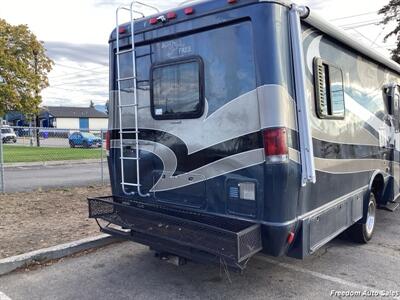 2007 BORN FREE RV 32FT WIDE BODY  RV - Photo 3 - Spokane Valley, WA 99206