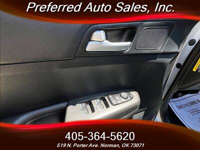 2019 Kia Sportage LX   - Photo 9 - Norman, OK 73071