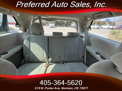 2015 Toyota Sienna L 7-Passenger   - Photo 18 - Norman, OK 73071