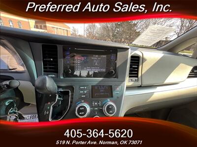 2015 Toyota Sienna L 7-Passenger   - Photo 10 - Norman, OK 73071